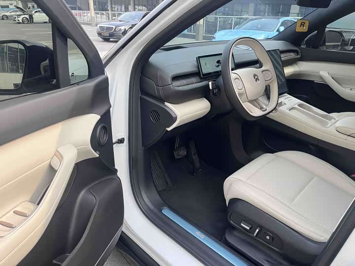 Фото 7 - Nio ES6