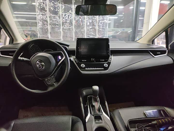 Фото 8 - Toyota Corolla