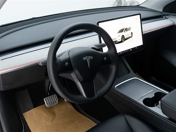 Фото 20 - Tesla Model Y
