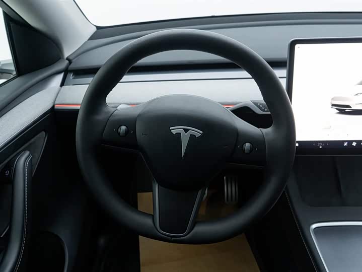 Фото 21 - Tesla Model Y