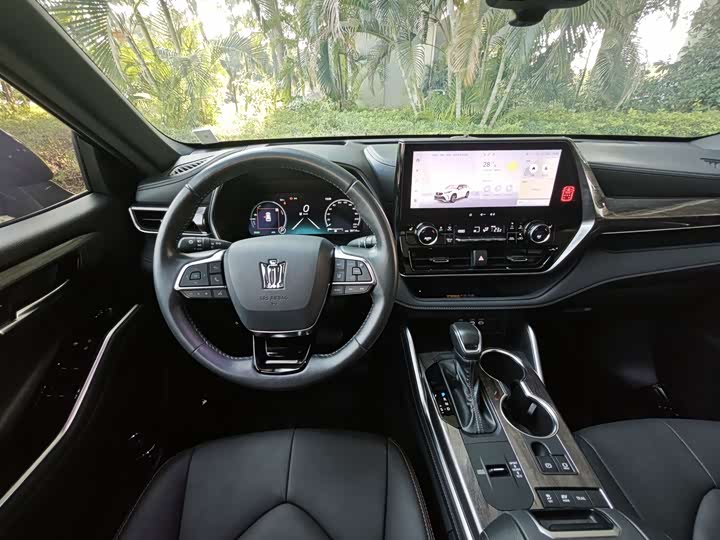 Фото 16 - Toyota Crown Kluger