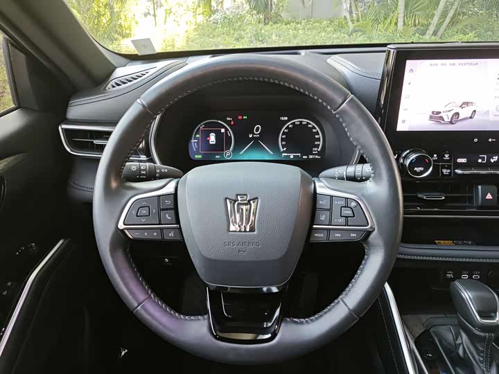 Фото 17 - Toyota Crown Kluger