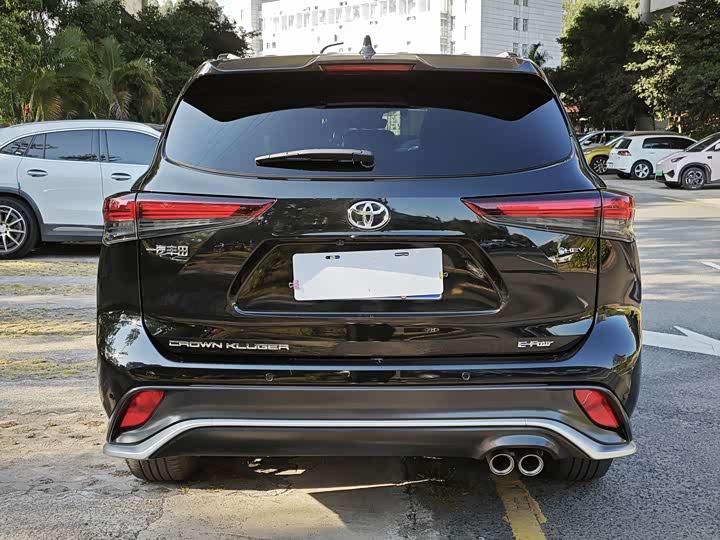 Фото 8 - Toyota Crown Kluger