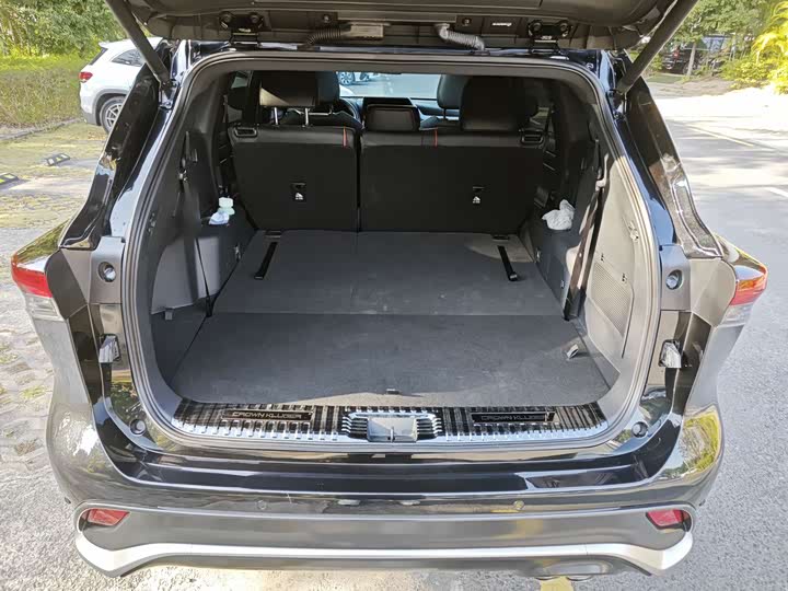 Фото 9 - Toyota Crown Kluger