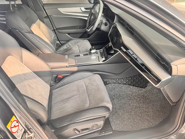 Фото 20 - Audi A6L