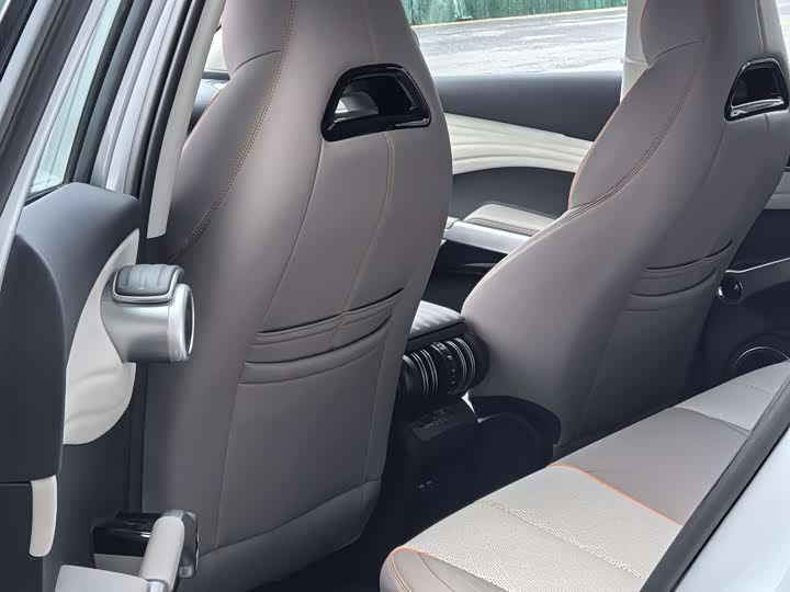 Фото 10 - BYD Yuan Plus