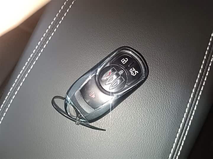 Фото 9 - Buick Regal