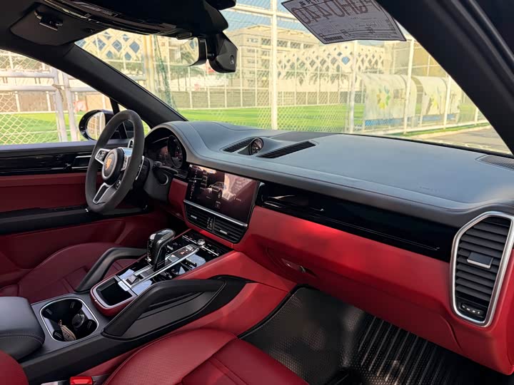 Фото 11 - Porsche Cayenne