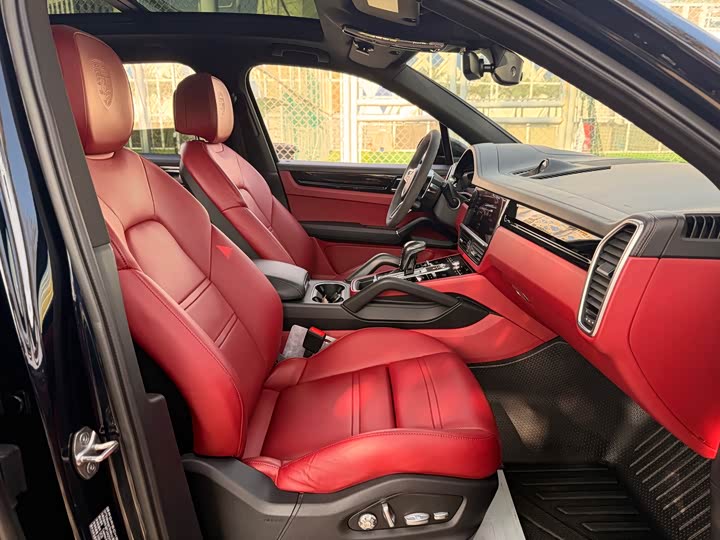 Фото 12 - Porsche Cayenne