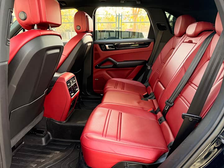 Фото 14 - Porsche Cayenne