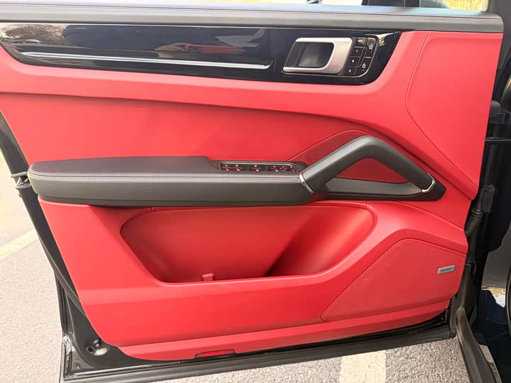 Фото 22 - Porsche Cayenne