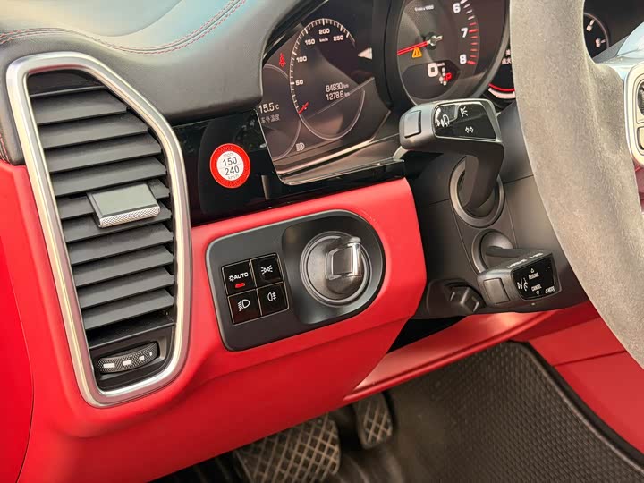 Фото 25 - Porsche Cayenne