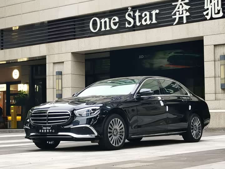 Фото 2 - Mercedes-Benz E-Class