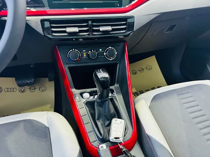 Фото 13 - Volkswagen Polo