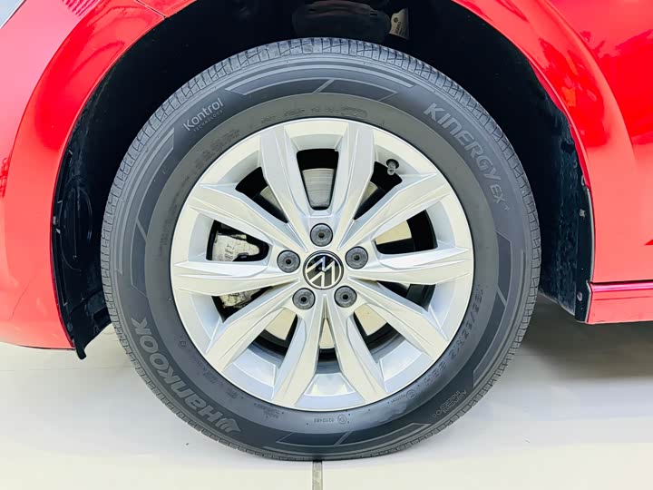 Фото 18 - Volkswagen Polo