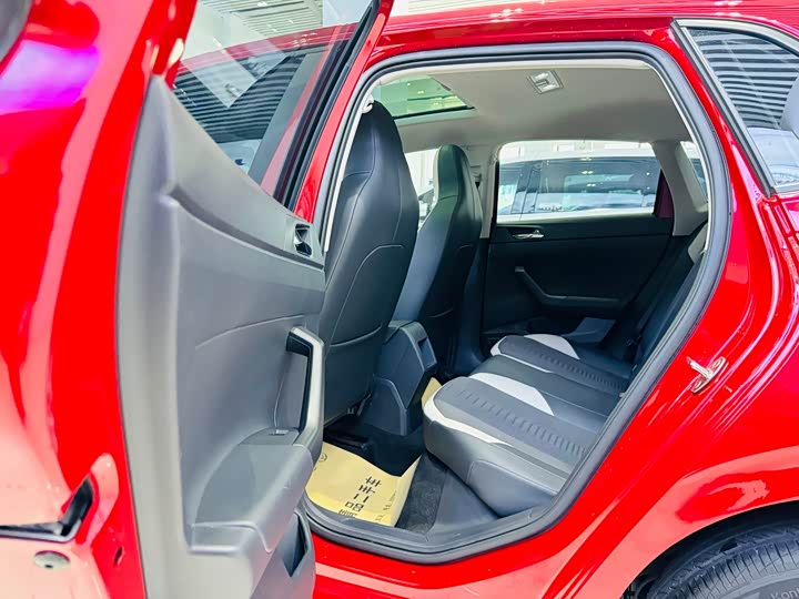 Фото 7 - Volkswagen Polo