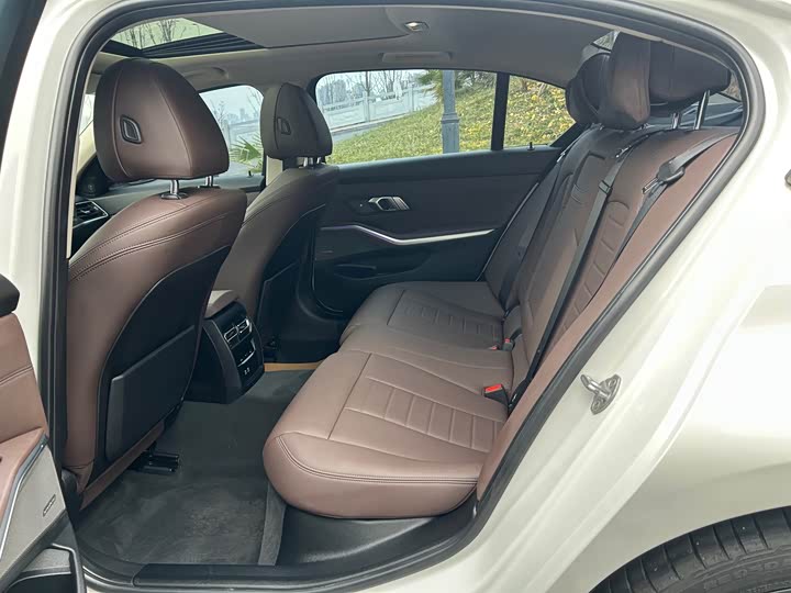 Фото 9 - BMW 3 Series