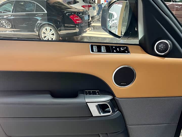 Фото 10 - Land Rover Range Rover Sport