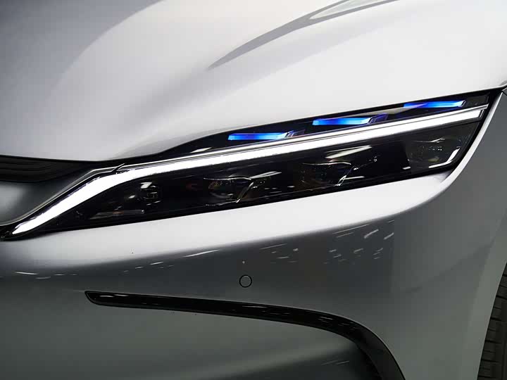 Фото 2 - BYD Han