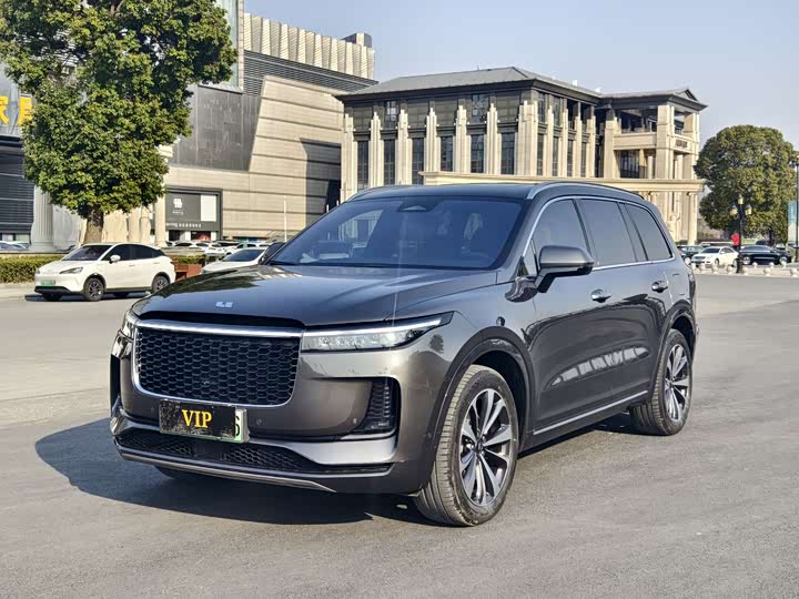 Фото 1 - LiXiang One