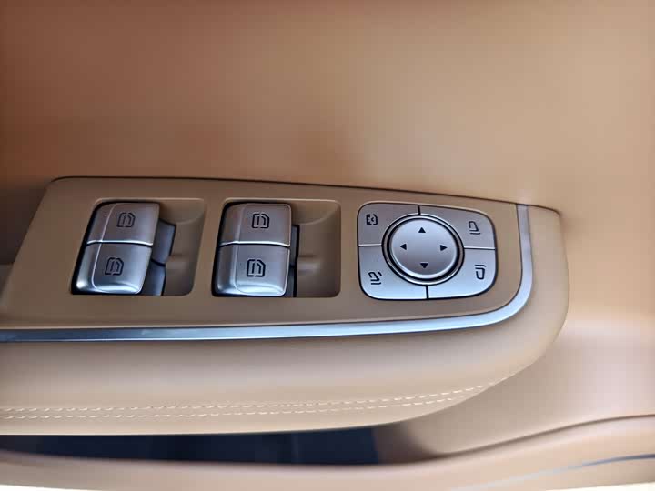 Фото 10 - LiXiang One