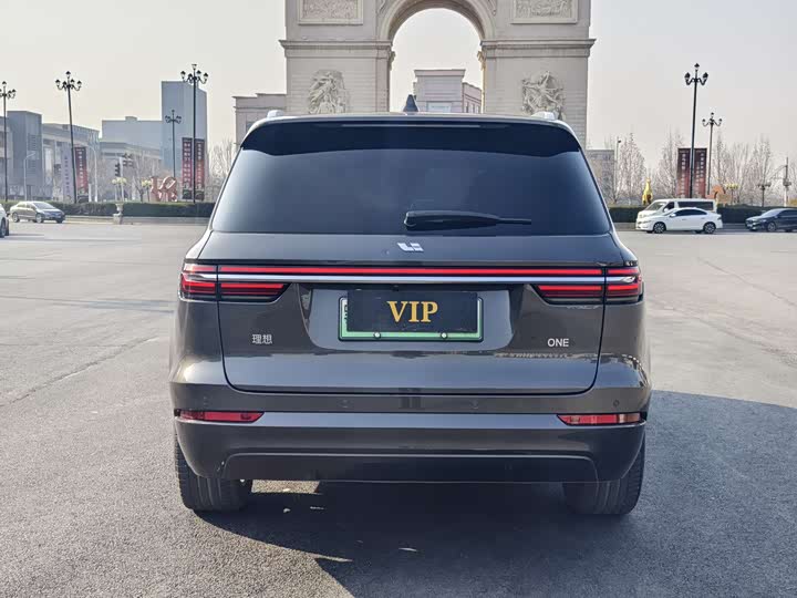 Фото 8 - LiXiang One