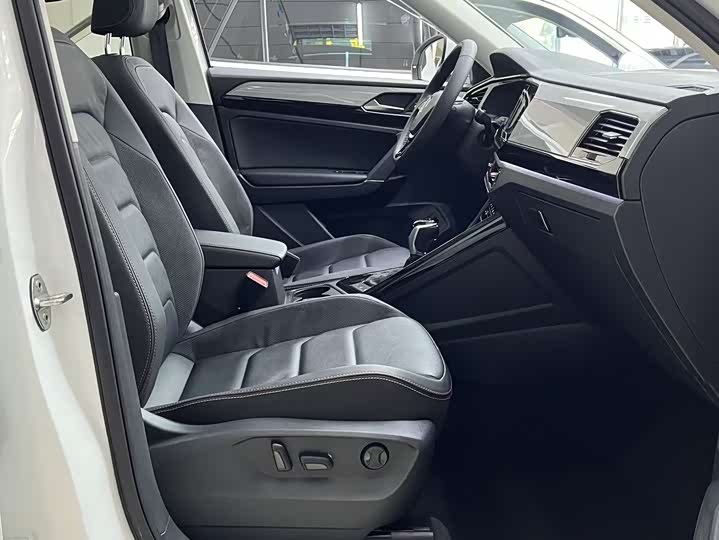 Фото 17 - Volkswagen Tayron