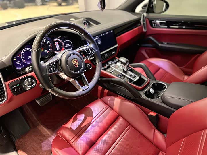 Фото 8 - Porsche Cayenne