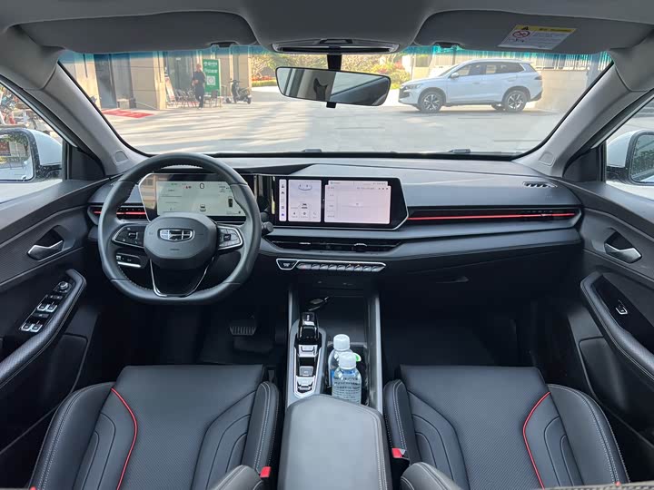 Фото 12 - Geely Binrui