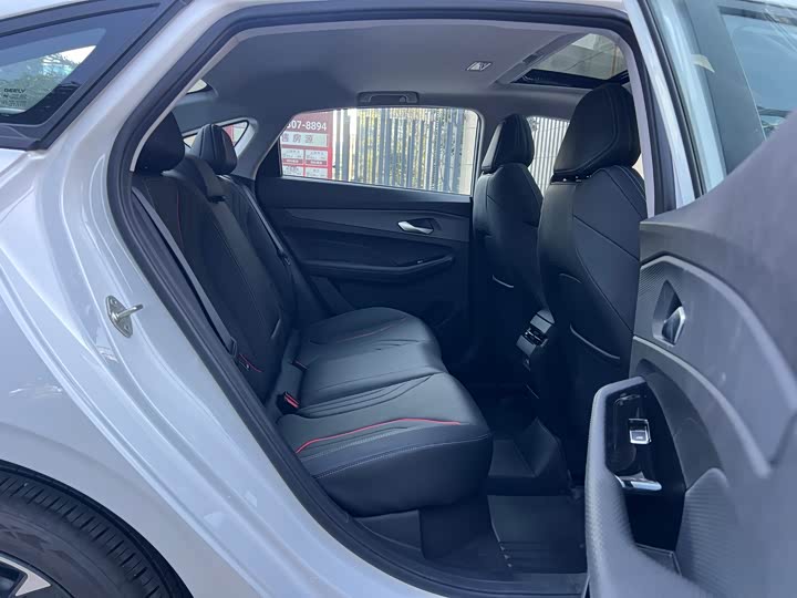 Фото 14 - Geely Binrui