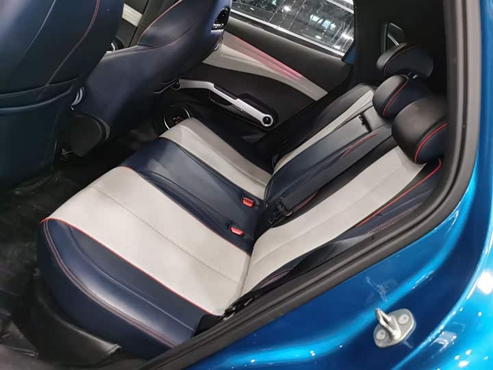 Фото 17 - BYD Yuan Plus