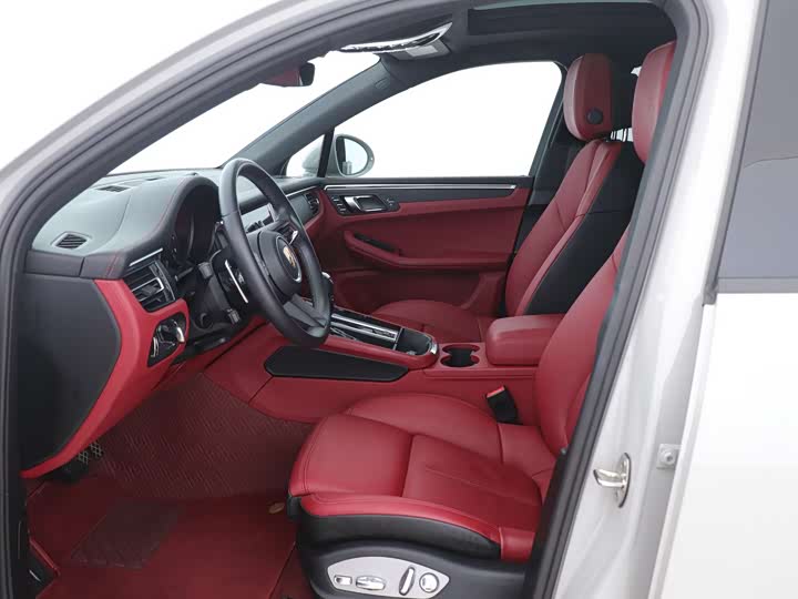 Фото 10 - Porsche Macan