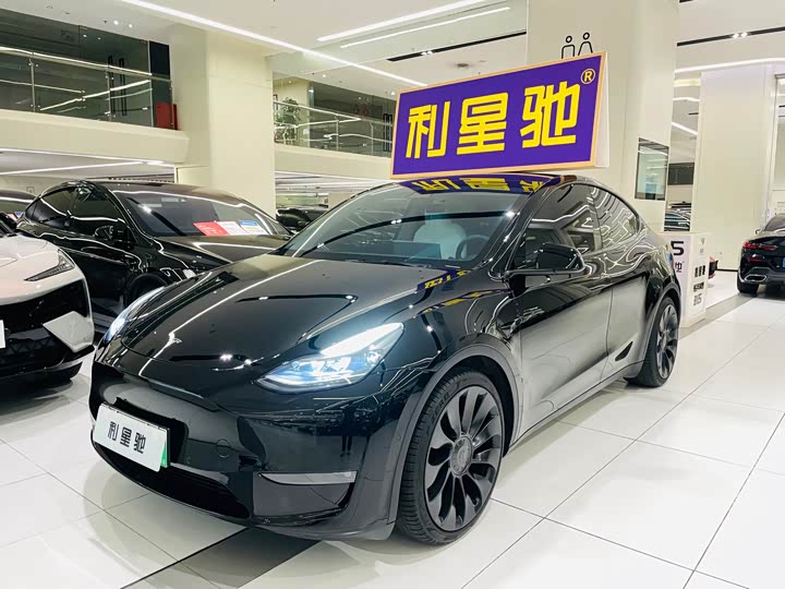 Фото 1 - Tesla Model Y