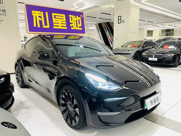 Фото 3 - Tesla Model Y