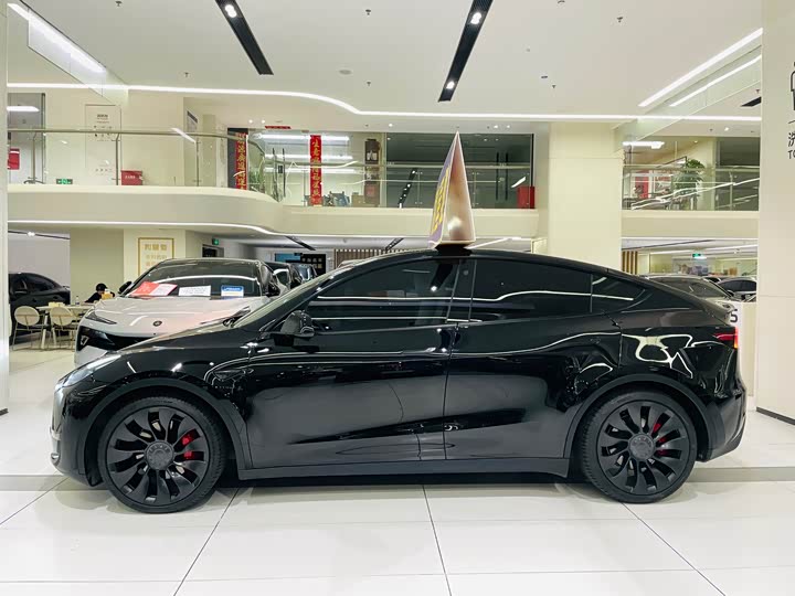 Фото 5 - Tesla Model Y