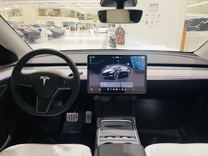 Фото 6 - Tesla Model Y
