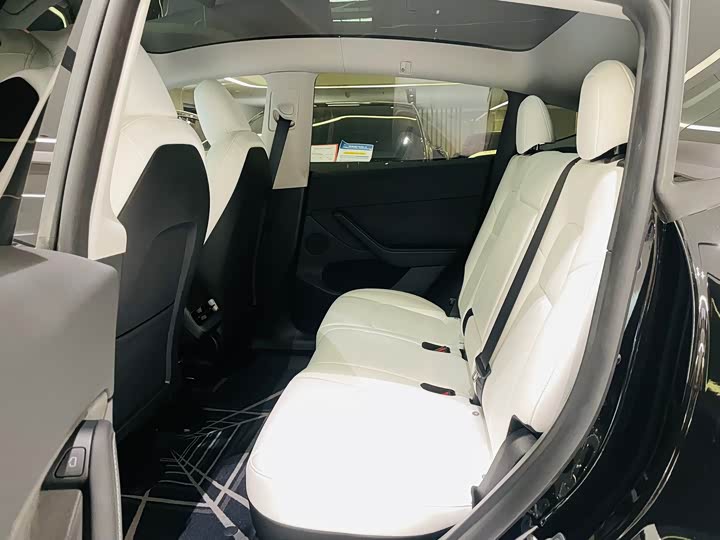 Фото 9 - Tesla Model Y