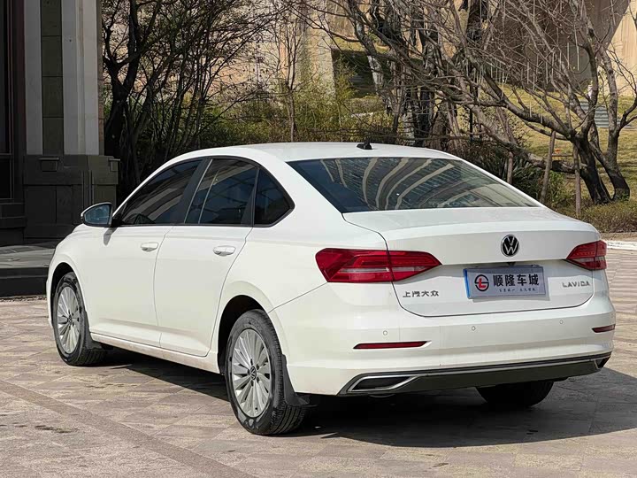 Фото 5 - Volkswagen Lavida