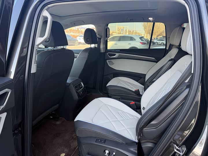 Фото 7 - Volkswagen Talagon