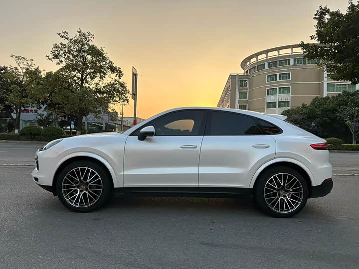 Фото 3 - Porsche Cayenne