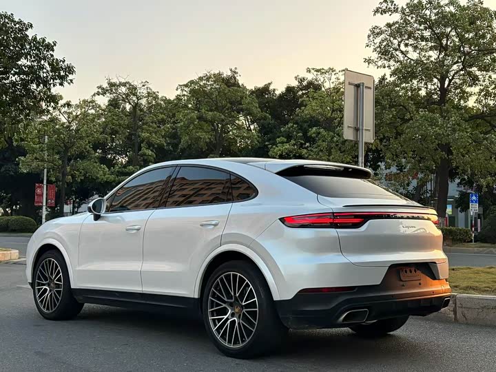 Фото 7 - Porsche Cayenne
