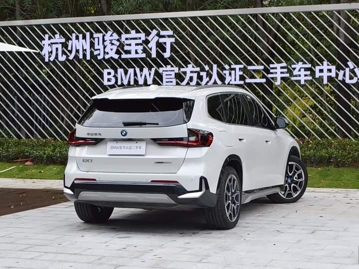 Фото 3 - BMW iX1