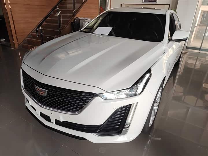 Фото 1 - Cadillac CT5