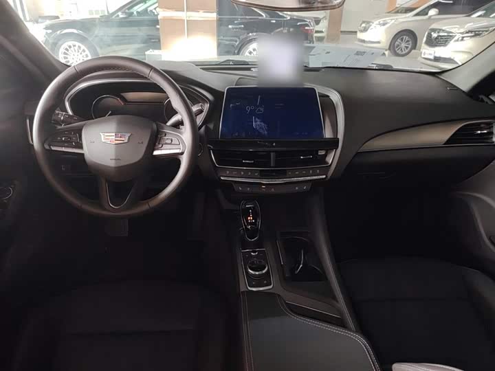 Фото 10 - Cadillac CT5