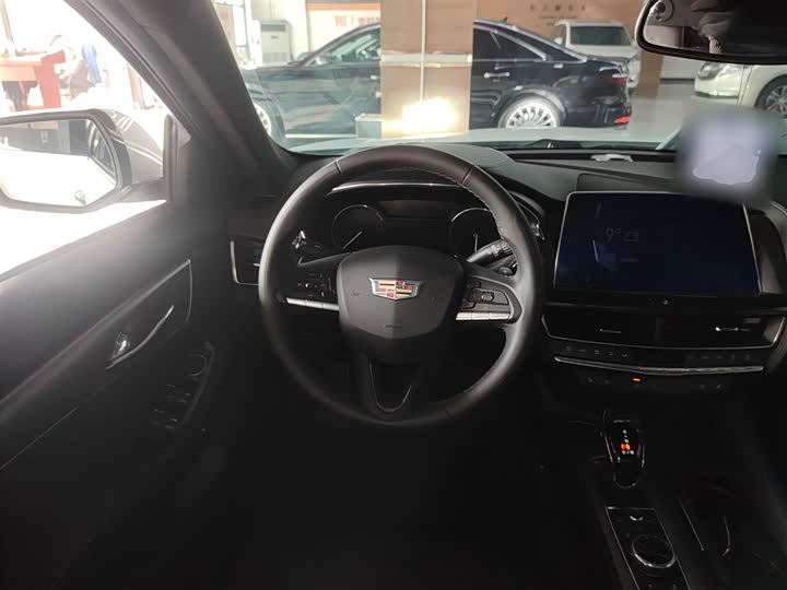 Фото 11 - Cadillac CT5