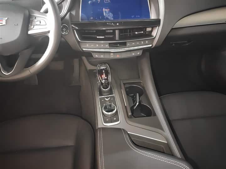 Фото 14 - Cadillac CT5