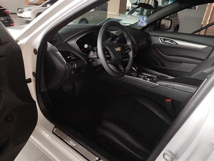 Фото 16 - Cadillac CT5