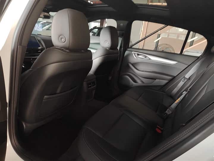 Фото 17 - Cadillac CT5