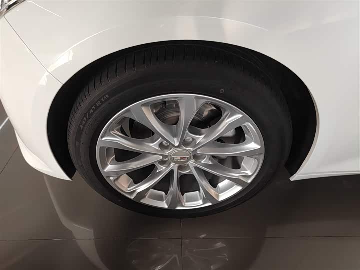 Фото 23 - Cadillac CT5