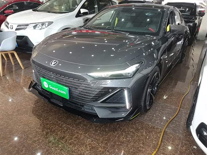 Фото 1 - Changan UNI-V